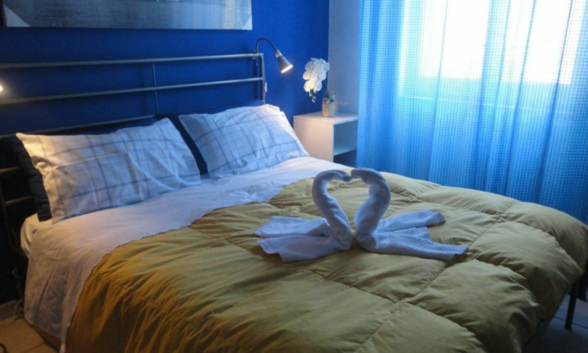 Hotel Travel And Living Trani Exterior foto