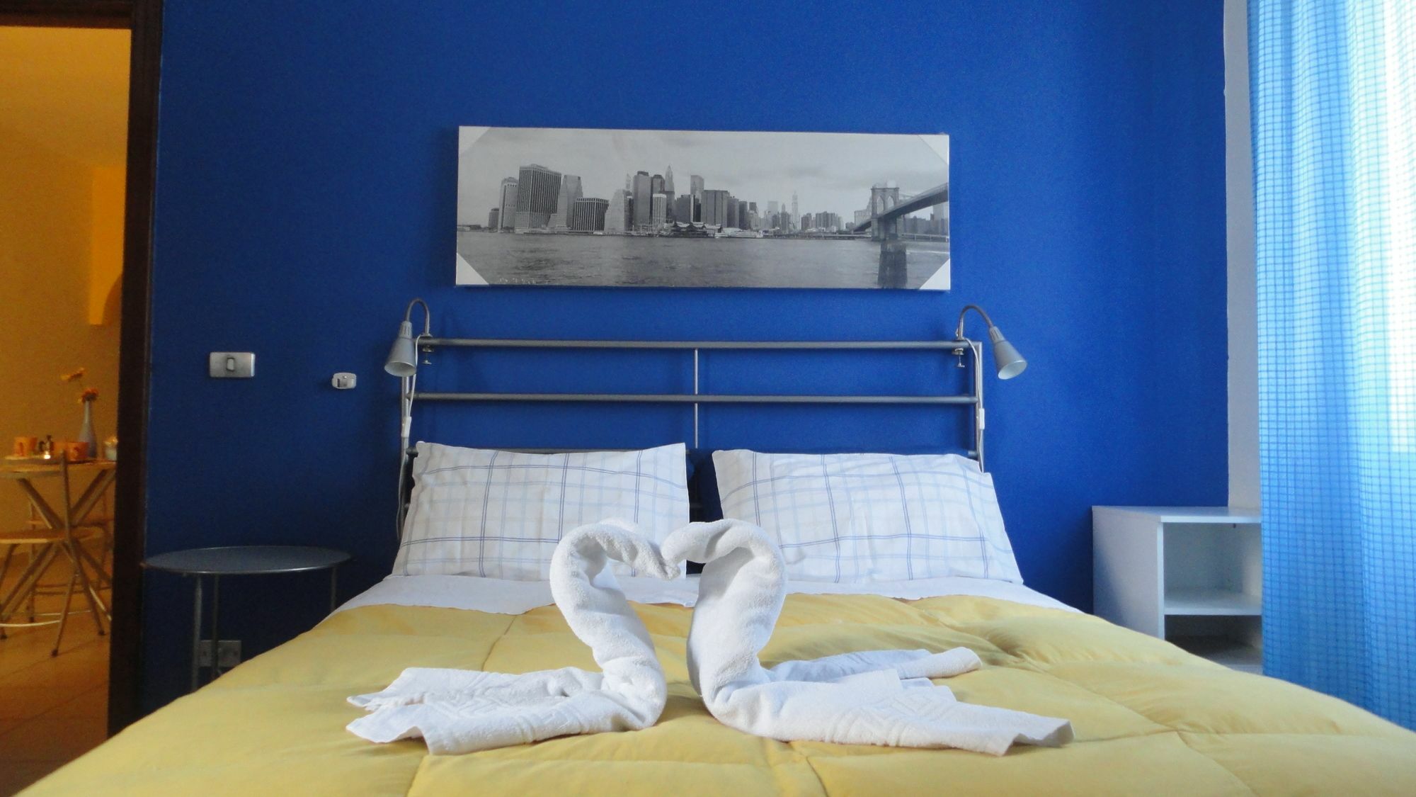 Hotel Travel And Living Trani Exterior foto